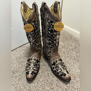 Corral Brown and Black Embroidered Western Cowboy Boots